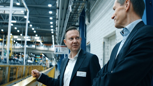Per Fyrenius, Senior Vice President Corporate Development bei
Toyota Material Handling Europe und Matts Nilsson, Vice President
und Head of Sales bei SSAB Europe im Gespräch
