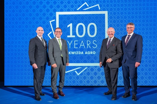 (v.l.n.r.) Johannes E. Kwizda (Mitglied der Geschäftsleitung,
Kwizda Unternehmensgruppe), Ferdinand Lembacher (Generalsekretär,
Landwirtschaftskammer Österreich), Johann F. Kwizda (Mitglied der
Geschäftsleitung, Kwizda Unternehmensgruppe), Ronald Hamedl
(Geschäftsführer, Kwizda Agro)