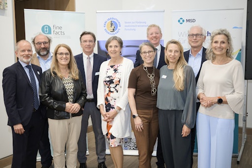 https://www.apa-fotoservice.at/galerie/39899 v.l.n.r.: Michael
Müller/SVS; Niki Popper/TU Wien; Staatssekretärin Ulrike
Königsberger-Ludwig; Martin Clodi/Cholesterinallianz; Susanne
Rabady/ÖGAM; Nicole Schlautmann/MSD; Peter McDonald/ÖGK; Juliane
Bogner-Strauß, Österreichischer Nationalrat; Bernhard Schwarz/Karl
Landsteiner Gesellschaft; Claudia Schanza/Moderation