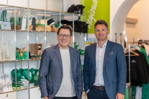  V. l. n. r.: Matthias Zwittag (Geschäftsführer SIWA Online GmbH)
und Mag. (FH) Paul Steininger (Geschäftsführer Freistädter Bier) in
der Freistädter Brauerei.
