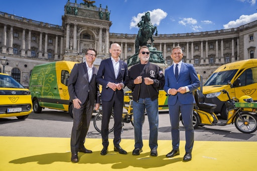 v.l.: Jürgen Czernohorszky, Klimastadtrat der Stadt Wien, Walter
Oblin, Generaldirektor der Österreichischen Post AG, Arnold
Schwarzenegger, Initiator des Austrian World Summit, und Wolfgang
Hattmannsdorfer, Wirtschaftsminister
