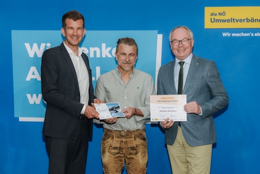 v.l.n.r. Christian Macho, Präsident der NÖ Umweltverbände;
Matthias Weichhart, Gewinner aus dem Verbandsgebiet GVU St. Pölten
Land; Stephan Pernkopf, LH-Stellvertreter(c)SophieNaglBalber