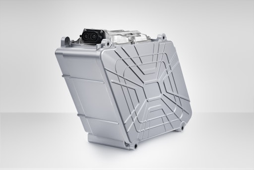 Vorschau Bild von KTM hat gemeinsam mit dem Batteriesystemspezialist VOLTFACTORY®
in Rekordzeit die leistungsstarke Lithium-Ionen-Batterie MX50 für
das Elektromotorrad 2027 KTM FREERIDE E entwickelt. Die Produktion
der ersten Batterien am Produktionsstandort in Bad Leonfelden ist
bereits angelaufen – parallel zur Markteinführung des Modells durch
KTM.