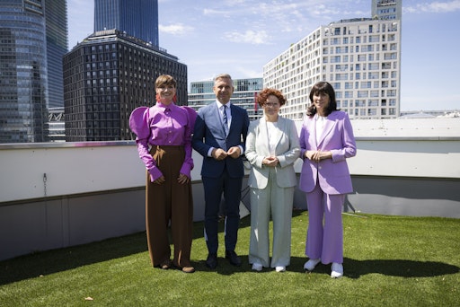 Gruppenfoto anlässlich des Pressegesprächs beim Österreichischen
Tourismustages 2026; v.l.n.r.: ÖW-Geschäftsführerin Astrid
Steharnig-Staudinger, Bundesminister Wolfgang Hattmannsdorfer,
Staatssekretärin Elisabeth Zehetner, WKÖ-Präsidentin Martha Schultz