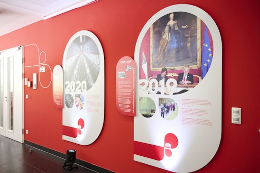 Vorschau Bild von Die APA - Austria Presse Agentur beging gestern, Mittwoch, in
einem Festakt ihr 80-jähriges Jubiläum als unabhängige
Nachrichtenagentur. Anlässlich des Jubiläums-Festakts wurde auch
eine begleitende Ausstellung mit Fotos zum Zeitgeschehen im
APA-Gebäude präsentiert.