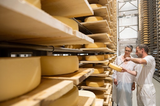 In der Region Oberschwaben-Allgäu kann man sich eine Auszeit
gönnen und regionale Spezialitäten verkosten, etwa beim Besuch der
Käserei Bauhofer // Weiterer Text über ots und
www.presseportal.de/nr/60614 / Die Verwendung dieses Bildes für
redaktionelle Zwecke ist unter Beachtung aller mitgeteilten
Nutzungsbedingungen zulässig und dann auch honorarfrei.
Veröffentlichung ausschließlich mit Bildrechte-Hinweis.