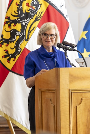 Rafaela Kraus, Professorin für Unternehmens- und
Personalmanagement an der Universität der Bundeswehr München war
Festrednerin auf der 51. DHK Matinee in Salzburg.