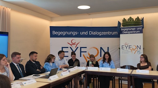 Vorschau Bild von Gruppe bei der Model United Nations im Audimax