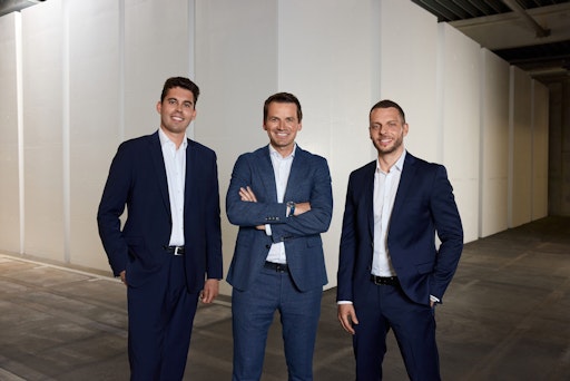 Mit 1. Juli 2026 wird die Geschäftsführung von Austrotherm in
Österreich neu aufgestellt: Maximilian Schmid (links) und Christoph
Pröbstl (rechts) übernehmen gemeinsam die Geschäftsführung von
Austrotherm Österreich. Heimo Pascher bleibt CEO der Austrotherm
Gruppe.
