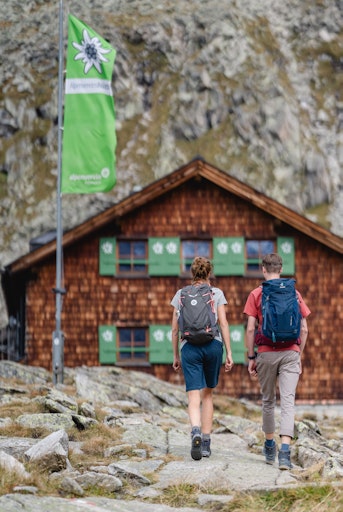 Vorschau Bild von 30 bis 40 Prozent stornieren auf Hütten – Alpenverein appelliert
an verantwortungsvolles Reservieren. Foto: Zittauer Hütte (Salzburg,
Zillertaler Alpen).