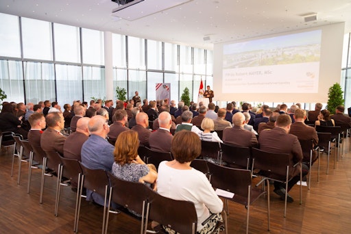 Vorschau Bild von Auszeichnungsverleihung für feuerwehrfreundliche Arbeitgeber im
Raiffeisen-Forum in Wien.