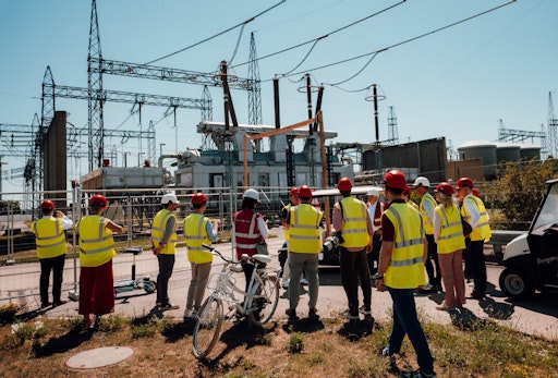 Vorschau Bild von Altersbedingt werden im Zuge der Erneuerung die zwei bestehenden
Großtransformatoren getauscht.