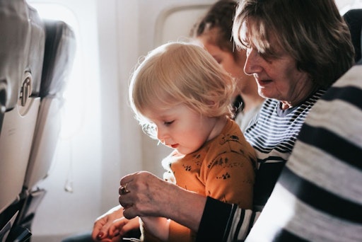 Vor dem Abflug gut vorbereitet: Eine Reisevollmacht kann bei
Auslandsreisen mit minderjährigen Kindern Grenzkontrollen
erleichtern