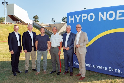 Die HYPO NOE Landesbank lud mehr als 1.000 Gäste in den
Grafenegger Wolkenturm, um den NÖ Tonkünstlern zu lauschen.