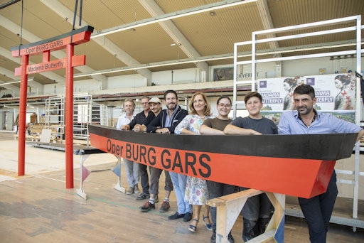 Vorschau Bild von Die historisch inspirierten Nachbildungen wurden in rund 120
Arbeitsstunden von den Theaterplastikern von ART for ART unter der
Leitung von Haluk Atalayman und unter Mitwirkung von Auszubildenden
gefertigt.