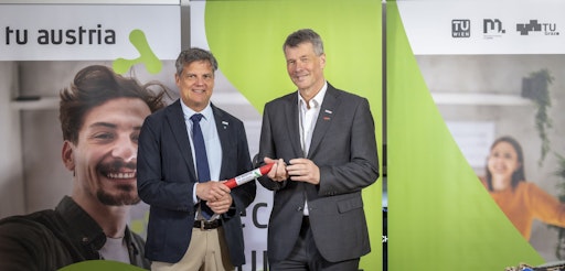 TU Wien-Rektor Jens Schneider (links) übergibt die
Präsidentschaft der TU Austria an TU Graz-Rektor Horst Bischof.