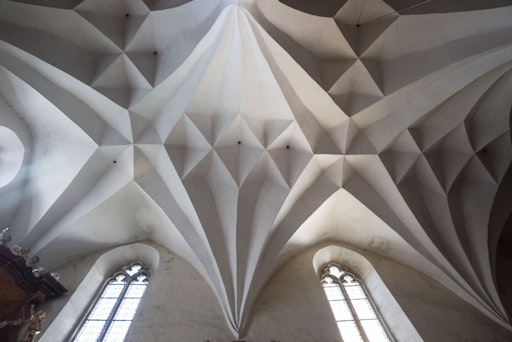 Bechynĕ, Kirche Mariä Himmelfahrt mit Zellengewölbe
(Diamantgewölbe)