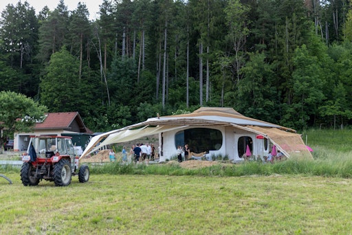 Eröffnung vom Einbaumhaus in Moschenitzen in der Nähe des
Wörthersees.