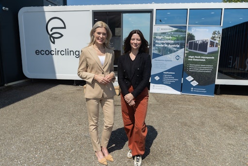 https://www.apa-fotoservice.at/galerie/40041 WILDENAU -
OBERÖSTERREICH. Ecocircling: Inbetriebnahme erster Cube, im Bild
v.l.n.r.: Dr. Teresa Millinger (Unternehmerin), Grace Sheehan
(Unternehmerin) Foto: Drehraum/APA-Fotoservice/Franz Neumayr
30.6.2026
