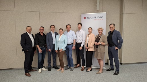 Der neue Vorstand der Plattform Industrie 4.0 bei der
Mitgliederversammlung am 7. Juli 2026 gemeinsam mit Geschäftsführer
Roland Sommer (v.l.n.r.): Wilfried Enzenhofer (UAR), Christoph
Krammer (MAGNA), Roland Sommer (Plattform Industrie 4.0), Isabella
Meran-Waldstein (IV), Harald Loos (Siemens), Fridolin Wenny (AK),
Sabine Hesse (FMTI), Kerstin Repolusk (PRO-GE) und Thomas Welser
(Welser Profile)