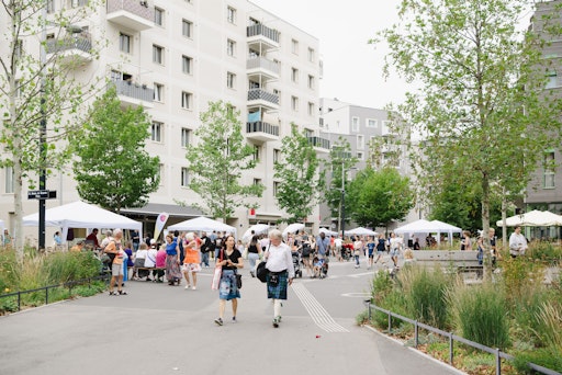 Vorschau Bild von Vom Simone-de-Beauvoir-Platz bis zum Eva-Maria-Mazzucco-Platz,
sowie im Seepark gibt es beim Seestadt Straßenfest vieles zu
entdecken.