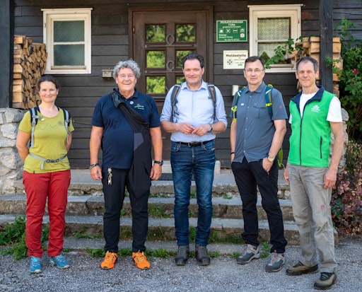 Bundesminister Totschnig mit Vertretern der alpinen Vereine
Österreichs am Peilstein-Haus