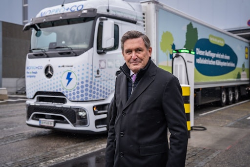 Bundesminister Peter Hanke vor Lidl E-Truck