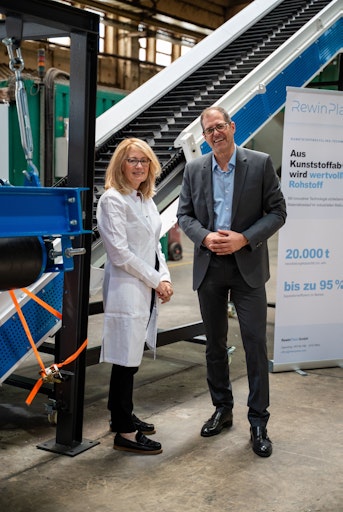 Nancy Sanders und Herwig Thiel, Pilotanlage RewinPlast