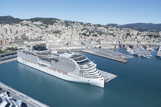 Die MSC World Europa im Hafen von Genua // Weiterer Text über ots
und www.presseportal.de/nr/170483 / Die Verwendung dieses Bildes für
redaktionelle Zwecke ist unter Beachtung aller mitgeteilten
Nutzungsbedingungen zulässig und dann auch honorarfrei.
Veröffentlichung ausschließlich mit Bildrechte-Hinweis.