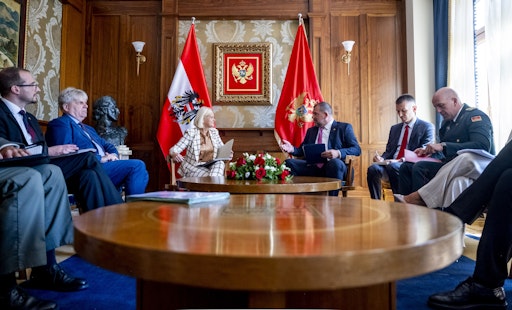 Vorschau Bild von Verteidigungsministerin Klaudia Tanner traf auf Amtskollegen in
Montenegro