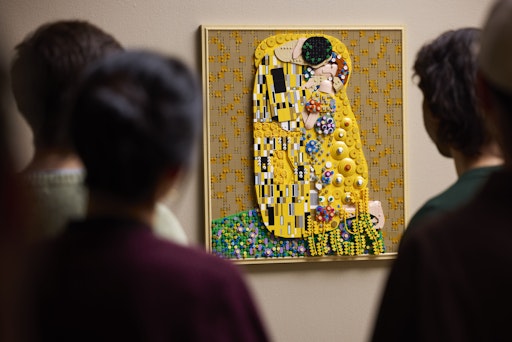 Vorschau Bild von LEGO® Art Gustav Klimt Der Kuss // Weiterer Text über ots und
www.presseportal.de/nr/65052 / Die Verwendung dieses Bildes für
redaktionelle Zwecke ist unter Beachtung aller mitgeteilten
Nutzungsbedingungen zulässig und dann auch honorarfrei.
Veröffentlichung ausschließlich mit Bildrechte-Hinweis.