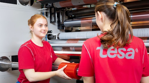  Praxis vom ersten Tag an: Rund 40 Auszubildende und dual
Studierende starten 2026 bei tesa - am Hauptsitz in Norderstedt
sowie in den Werken Hamburg und Offenburg. // Weiterer Text über ots
und www.presseportal.de/nr/77628 / Die Verwendung dieses Bildes für
redaktionelle Zwecke ist unter Beachtung aller mitgeteilten
Nutzungsbedingungen zulässig und dann auch honorarfrei.
Veröffentlichung ausschließlich mit Bildrechte-Hinweis.
