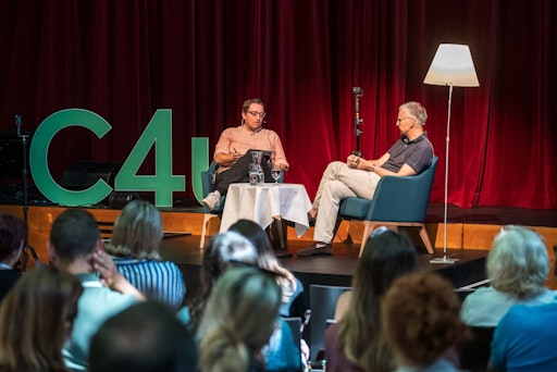 Vorschau Bild von Convention4u 2026 „Live Podcast“ Talk mit Viktor
Mayer-Schönberger (Professor für Internet Governance an der
Universität Oxford und international bekannt als Experte für KI und
Big Data) mit Host Urs Treuthardt. Setting by Wiesner Hager.