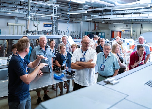 Hightech aus der Nähe: Die Besucher wurden durch die
Fertigungsbereiche geführt, wie hier in Fehring.
