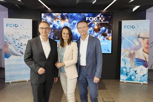 https://www.apa-fotoservice.at/galerie/40075 FCIO Pressegespräch:
Die neue Industrierealität – Zukunftsperspektiven für den
Chemiestandort Österreich Eine neue EY-Studie im Auftrag des
Fachverbands der Chemischen Industrie Österreich (FCIO) zeigt die
wesentlichen Einflussfaktoren aufgrund aktueller Entwicklungen auf
den Chemiestandort Österreich und den dringenden Handlungsbedarf.