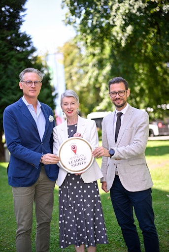 Vorschau Bild von Gruppenfoto Übergabe Austrian Leading Sights Mitgliedschaft