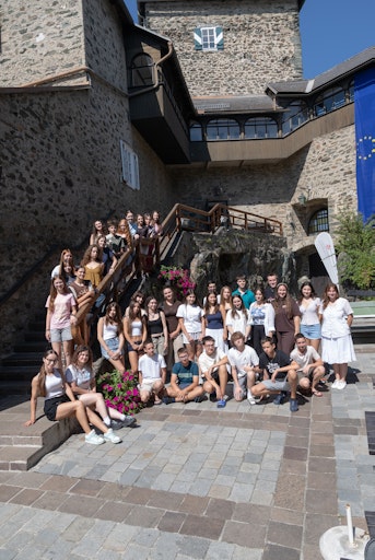 Vorschau Bild von Gruppenfoto der 30 Jugendlichen