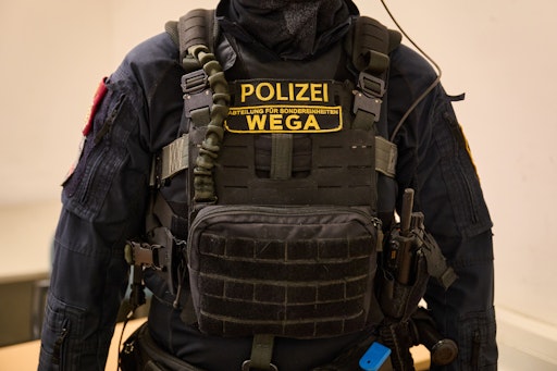 Vorschau Bild von Die neuen ballistischen Westen bieten Schutz und zugleich
Beweglichkeit bei Angriffen mit Langwaffen.