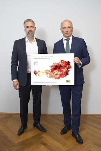Vorschau Bild von Prof. Dr. Anders Levermann, Leiter der Abteilung
Komplexitätsforschung des Potsdam-Instituts für Klimafolgenforschung
und Dr. Kurt Weinberger, Vorstandsvorsitzender der Österreichischen
Hagelversicherung