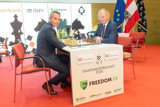 Vorschau Bild von Oberbank Generaldirektor Martin Seiter und Landeshauptmann Thomas
Stelzer eröffnen die entscheidende Phase!