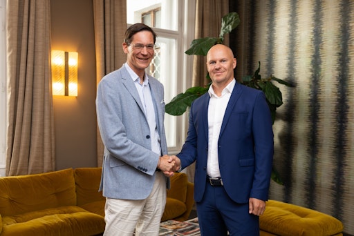 Invest AG übernimmt 11 Prozent der Anteile der österreichischen
TTTECH. Georg Kopetz, CEO und Mitgründer von TTTECH & Gernot Hofer,
CEO der Invest AG.