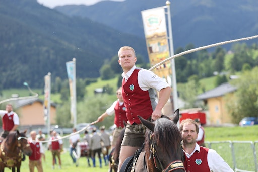 Vorschau Bild von Schnalzer bei der Bauernherbst-Eröffnung 2026 in Maria Alm
(Region Hochkönig im SalzburgerLand)