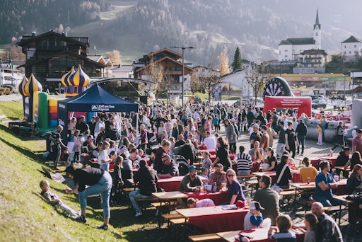 Vorschau Bild von Familienfeste und Kulinarikevents begeistern Gäste sowie
Besucherinnen und Besucher