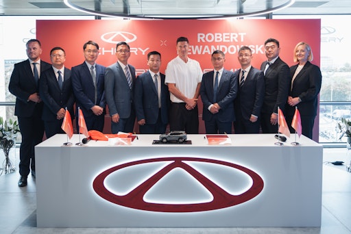 Vorschau Bild von Robert Lewandowski ist globaler Markenbotschafter von CHERY