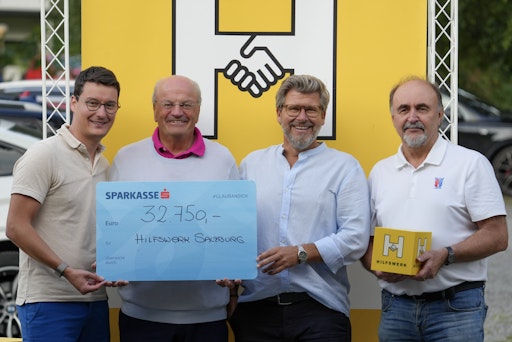 Florian Scheicher, Geschäftsleitung Hilfswerk Salzburg, KommR DI
(BA) Christian Struber MBA, Präsident des Hilfswerk Salzburg,
Herbert Schaffrath, MBA, Regionalleiter des Hilfswerk Salzburg im
Pongau, DI Peter Heuberger, Clubmanager des Golfclubs Gastein.