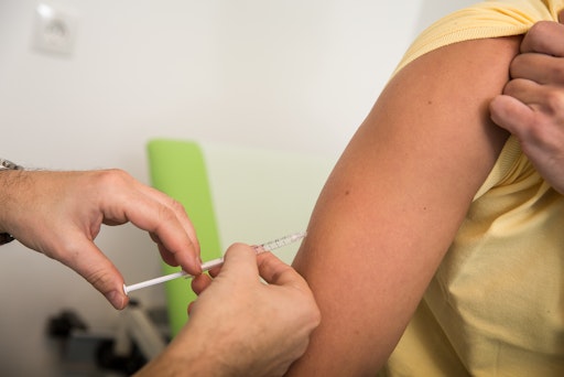 Verabreichung Allergen-Immuntherapie - eine sehr wirksame
Behandlung, die zuverlässig und nachhaltig vor schweren allergischen
Reaktionen aufgrund eines Insektenstiches schützt