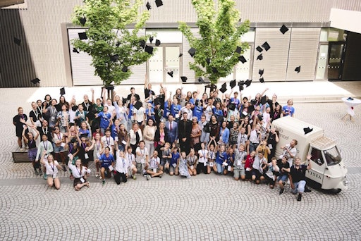 Gruppenfoto Sponsion Vifzack Academy