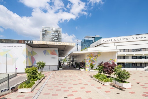Vorschau Bild von Außenaufnahme des Austria Center Vienna.