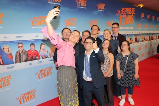 Vorschau Bild von (v.l.) Florian Lukas, Mala Emde, Jan Bobke, Natalie Kim Lehmann,
Jasmin Schwiers, Max von der Groeben, Ferdinand Kuner und Antonia
Riet (Foto: G. Schober/Getty Images/ PR for Constantin Film) //
Weiterer Text über ots und www.presseportal.de/nr/12946 / Die
Verwendung dieses Bildes für redaktionelle Zwecke ist unter
Beachtung aller mitgeteilten Nutzungsbedingungen zulässig und dann
auch honorarfrei. Veröffentlichung ausschließlich mit
Bildrechte-Hinweis.
