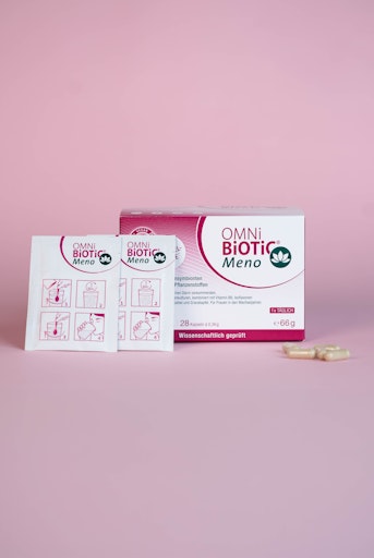Vorschau Bild von OMNi-BiOTiC® Meno unterstützt Frauen in den Wechseljahren mit
einem einzigartigen Konzept, nämlich der Kombination aus spezifisch
ausgewählten Bakterienstämmen, Pflanzenstoffen und Vitamin B6.